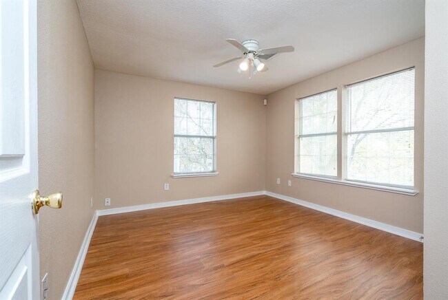 Building Photo - 3121 Isabella St