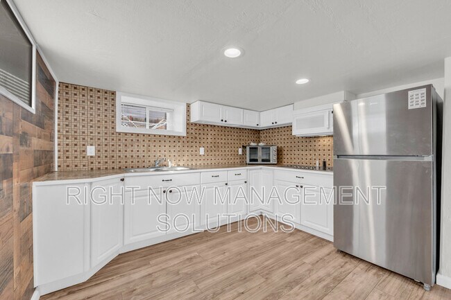 Building Photo - 202 S Middleton Rd