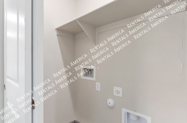 Foto del edificio - 820 E 35th St