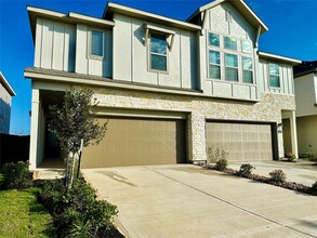 Building Photo - 4143 Champlain Wy