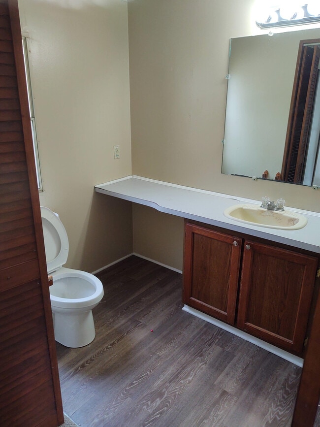 Foto del edificio - 2423 Asa Whitaker Wy