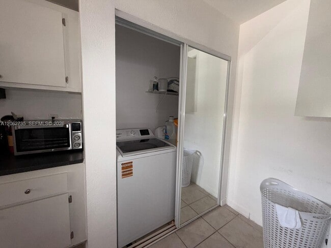 Building Photo - 12193 Royal Palm Blvd