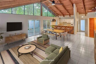 Building Photo - 3080 Allamanda St