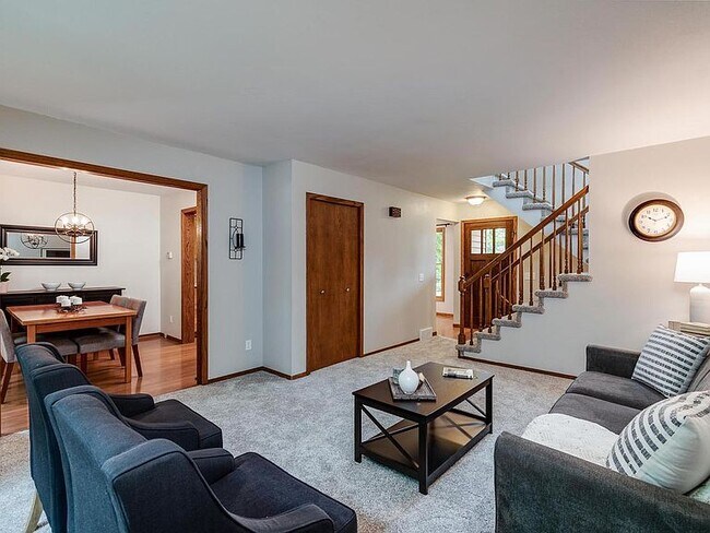 Building Photo - 5709 Highland Way