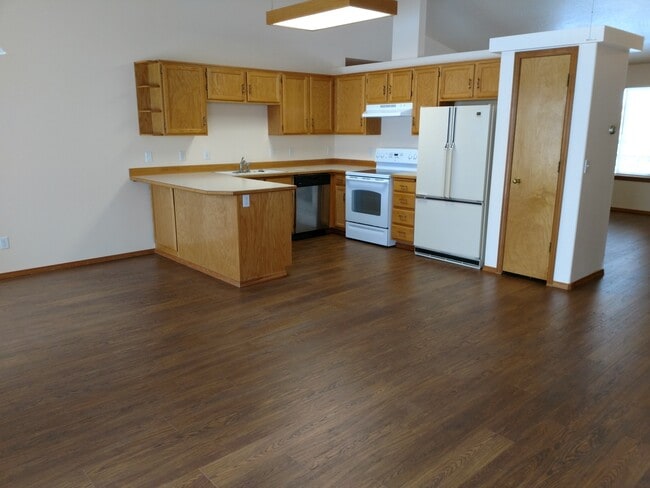 Building Photo - Charming three-bedroom home in Coeur d Alene