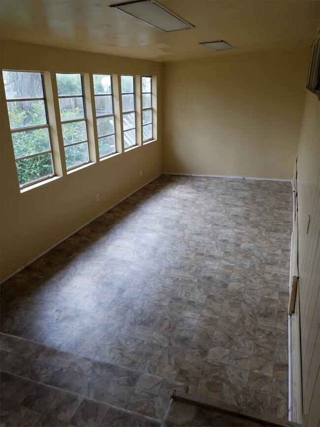 Foto del edificio - 2635 Waggoner Ave