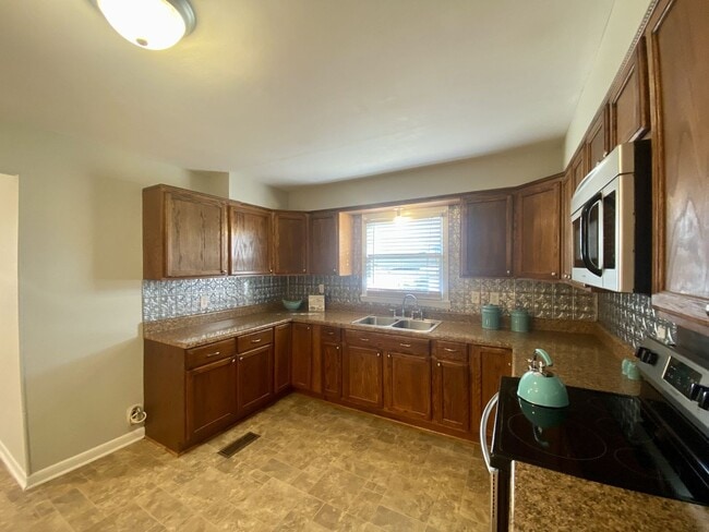 Building Photo - Cozy Two Bedroom in the Heart of Adairville