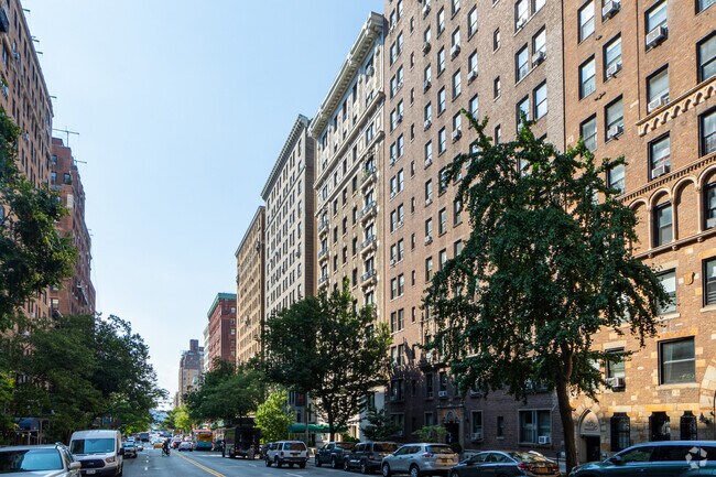 Building Photo - 157 W 79th St