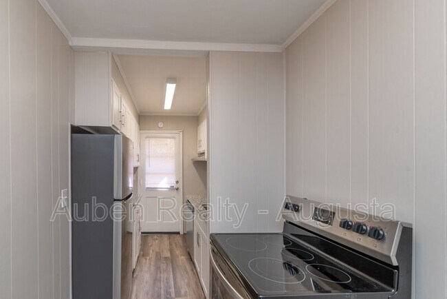 Foto del edificio - 1602 Johns Rd