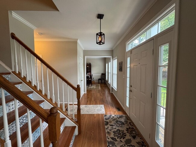 Building Photo - Stunning 4 Bed 3.5 Bath Single Family Home...