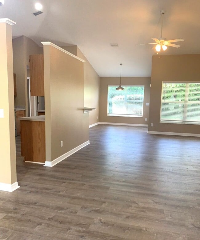 Building Photo - 3/2 with bonus/office in Twin Rivers- Oviedo