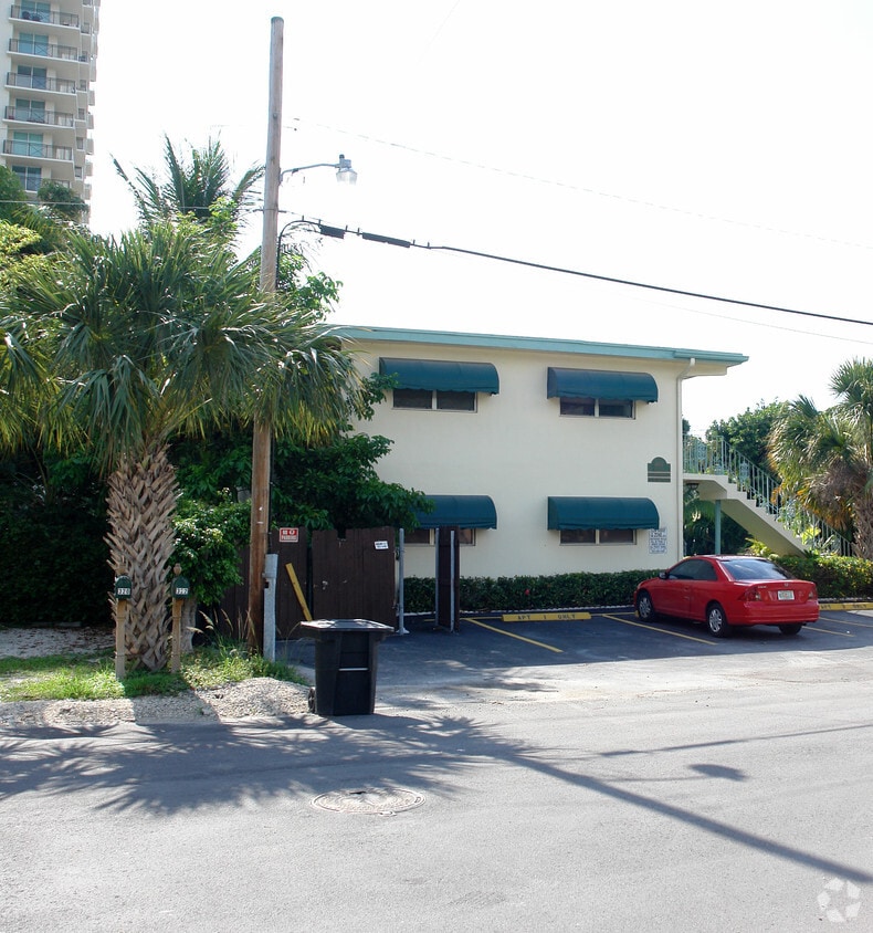 Building Photo - New River Apartments