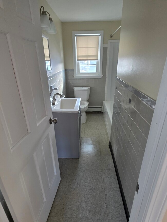 Building Photo - 19 Goodwin Pl