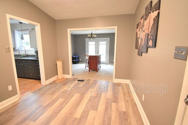 Building Photo - 1364 Fraser Dr