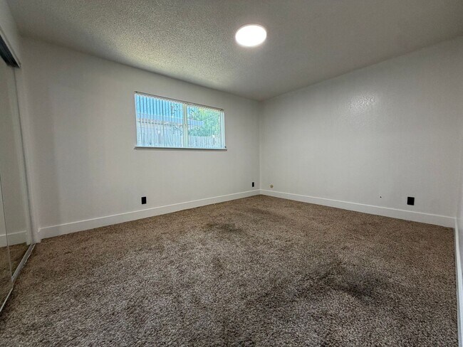 Building Photo - Fully Renovated 2-Bedroom Home with Spacious Backyard – Move-In Ready in Sacramento