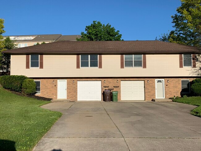 Building Photo - 576 Stone Creek Dr