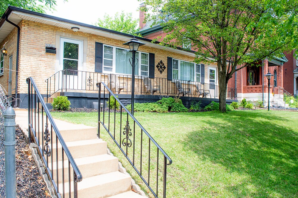 Primary Photo - 3539-3541 Victor St