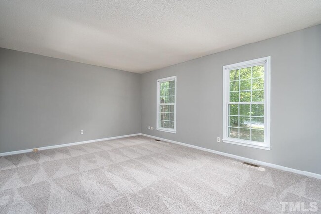 Formal living room - 1328 Falkirk Ct