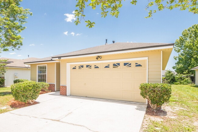 Building Photo - 3341 Volley Dr