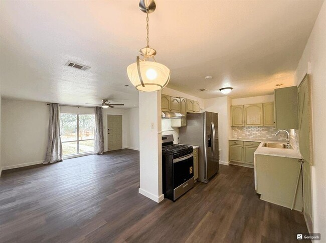 Foto del edificio - 501 Sacramento Dr