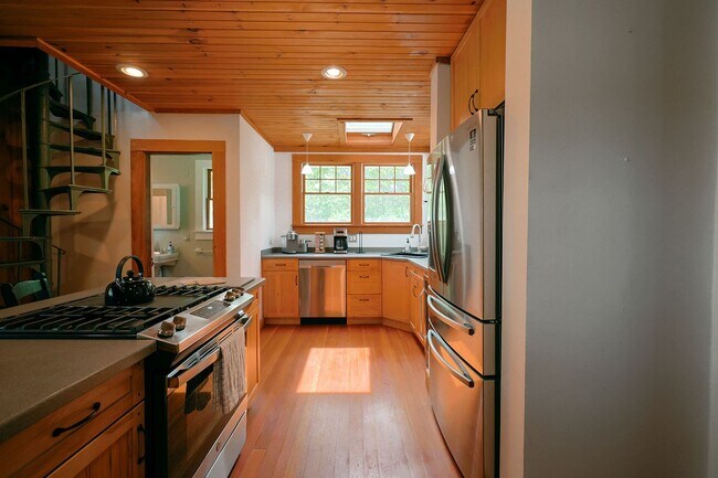 Foto del edificio - Winter Rental: Tidebend – Exceptional 6-Bedroom Home Overlooking the Annisquam River