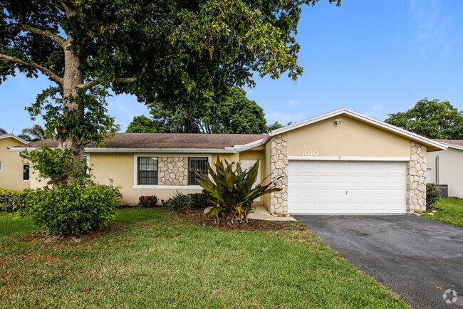 Building Photo - 3010 NW 53rd Terrace