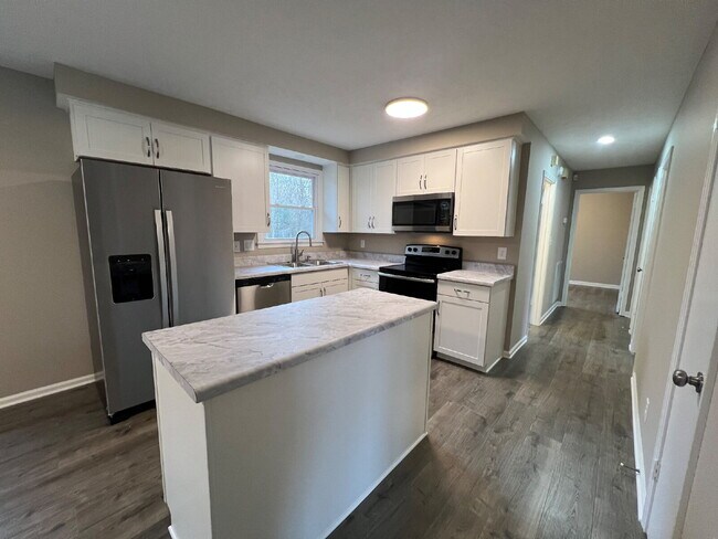 Foto del edificio - 504 Overton Dr