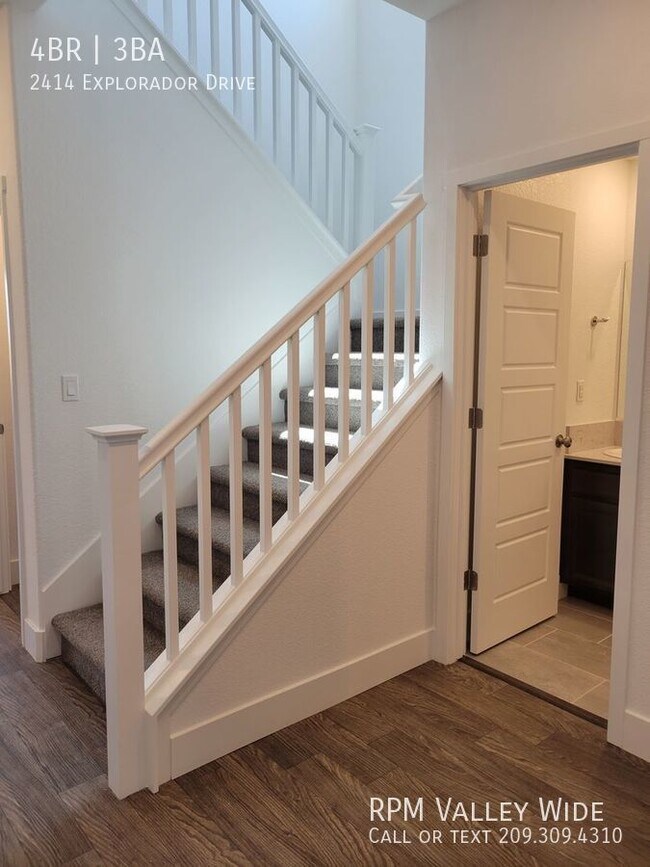 Foto del edificio - Large 4 bedroom 3 bath COMING SOON! REDUCE...
