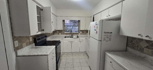 Foto del edificio - 1775 Loralin Dr