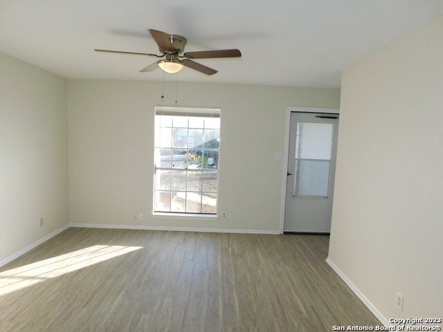 Foto del edificio - 923 Spring Park St
