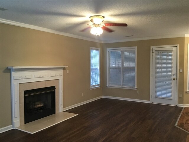 Building Photo - 3705 Wilshire Lane