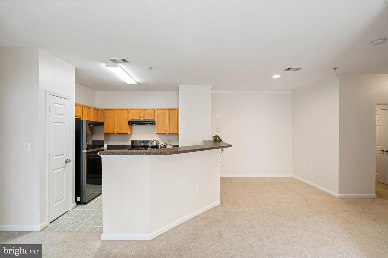 13347 Connor Dr Unit I, Centreville, VA 20120 Apartment for Rent in