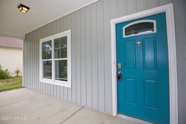 Building Photo - 721 Thrush Dr