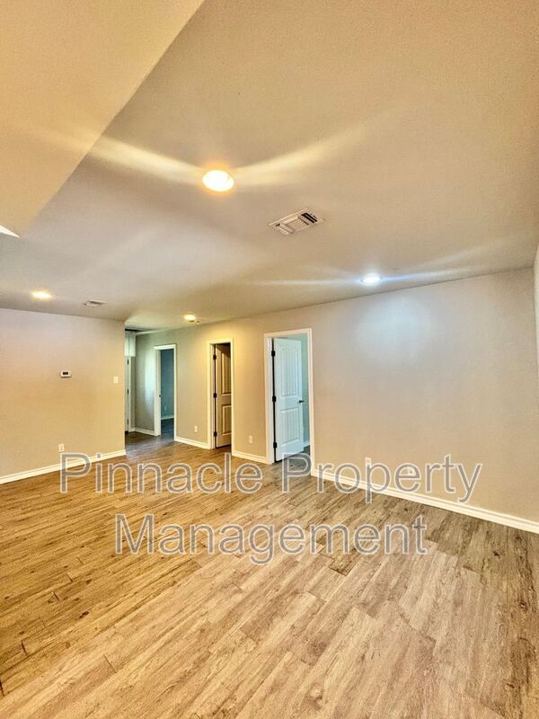 Foto del edificio - 2213 Johnson St