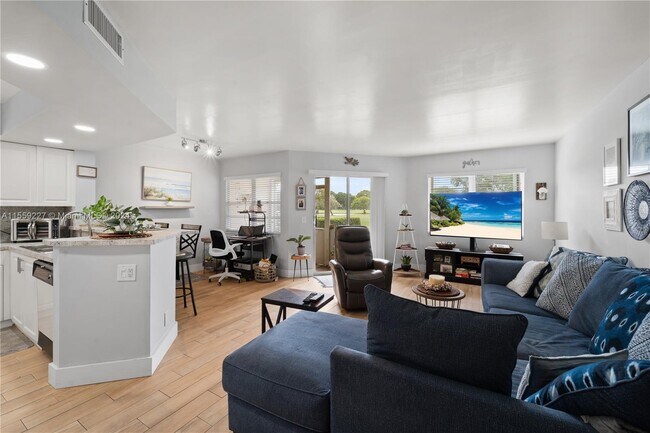 Building Photo - 100 SW 130th Terrace