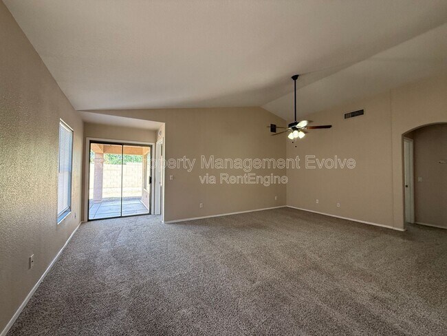 Foto del edificio - 3454 E Juanita Ave