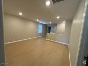 Building Photo - 5556 Anshan St