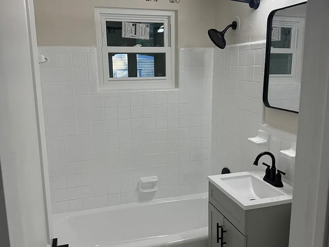 Building Photo - 2335 SE 46 Terrace