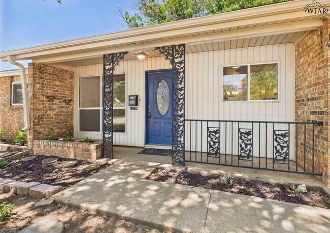 Foto del edificio - 5120 Parklane Dr