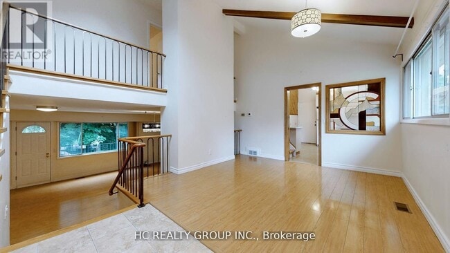 Photo du bâtiment - 55 Sumner Heights Dr