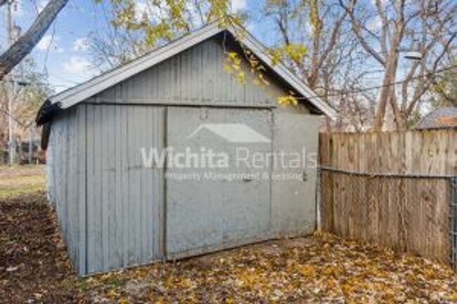 Building Photo - 3 bedroom 1 bath home