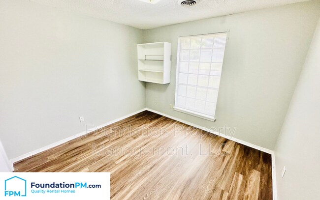 Building Photo - 3366 Lone Rock Dr