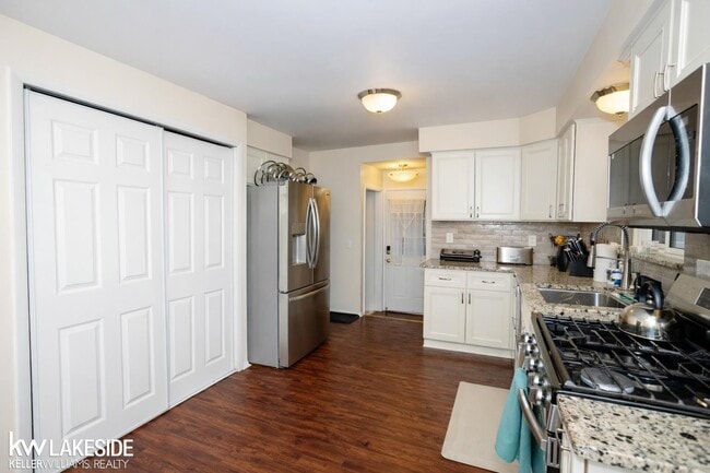 Building Photo - 28115 Little Mack Ave