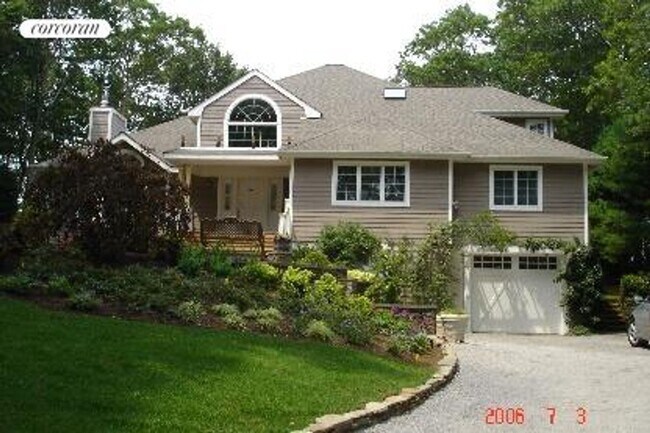 Building Photo - 217 Water Mill Towd Rd