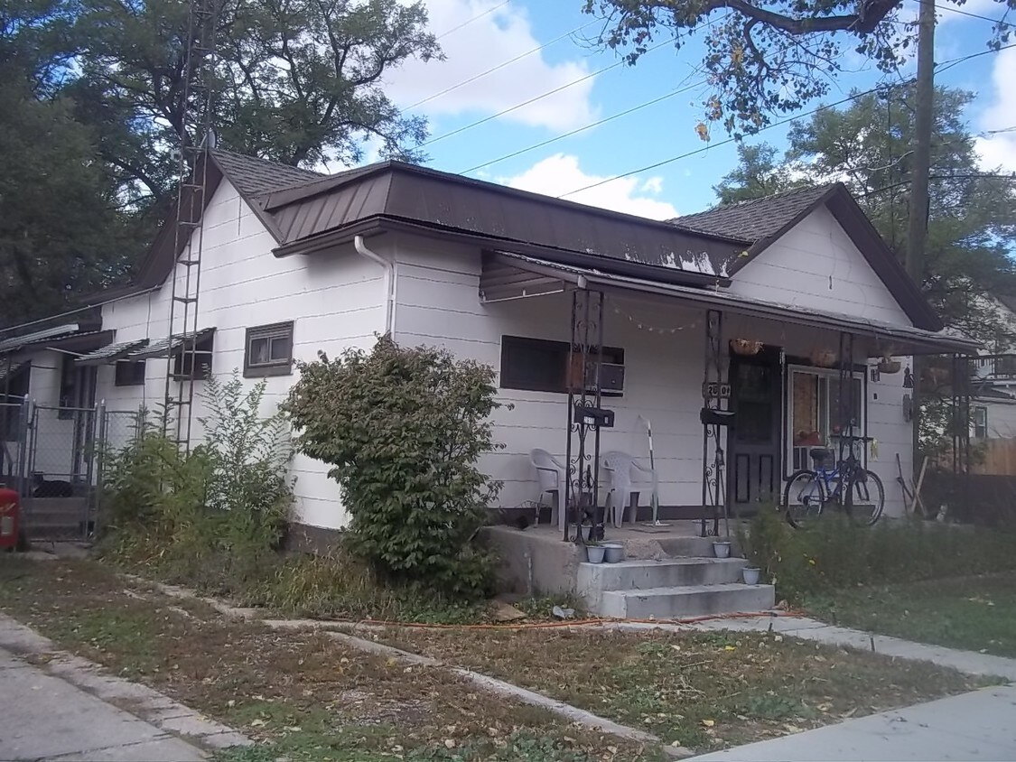 Building Photo - 2610 Snyder Ave