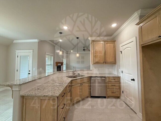 Building Photo - Tontitown- Single-Family Home- Beautiful W...