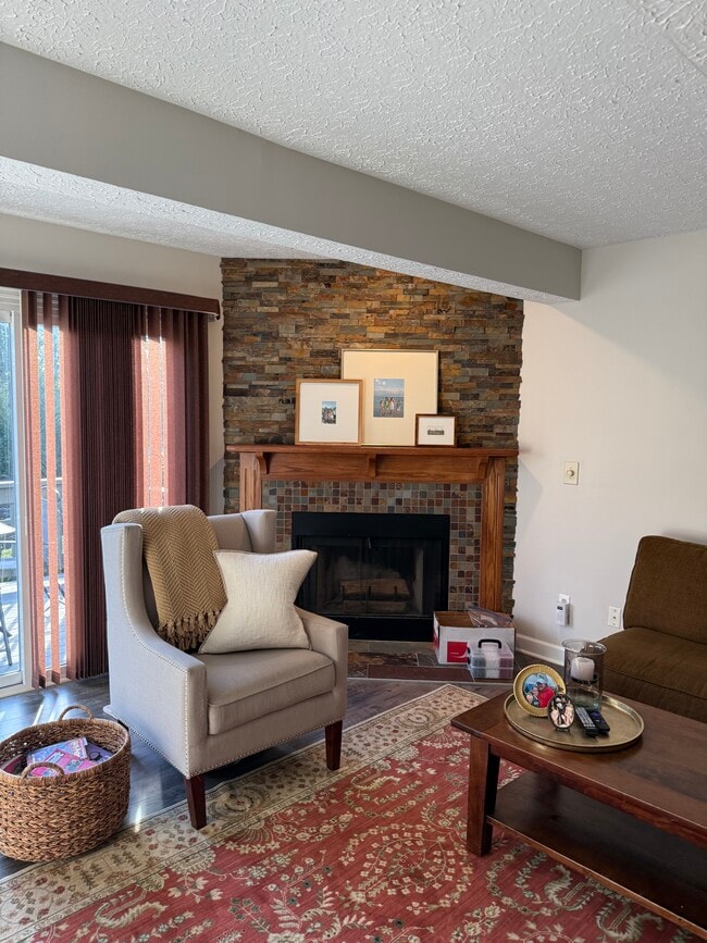 Foto del edificio - 6941 Dublin Village Dr