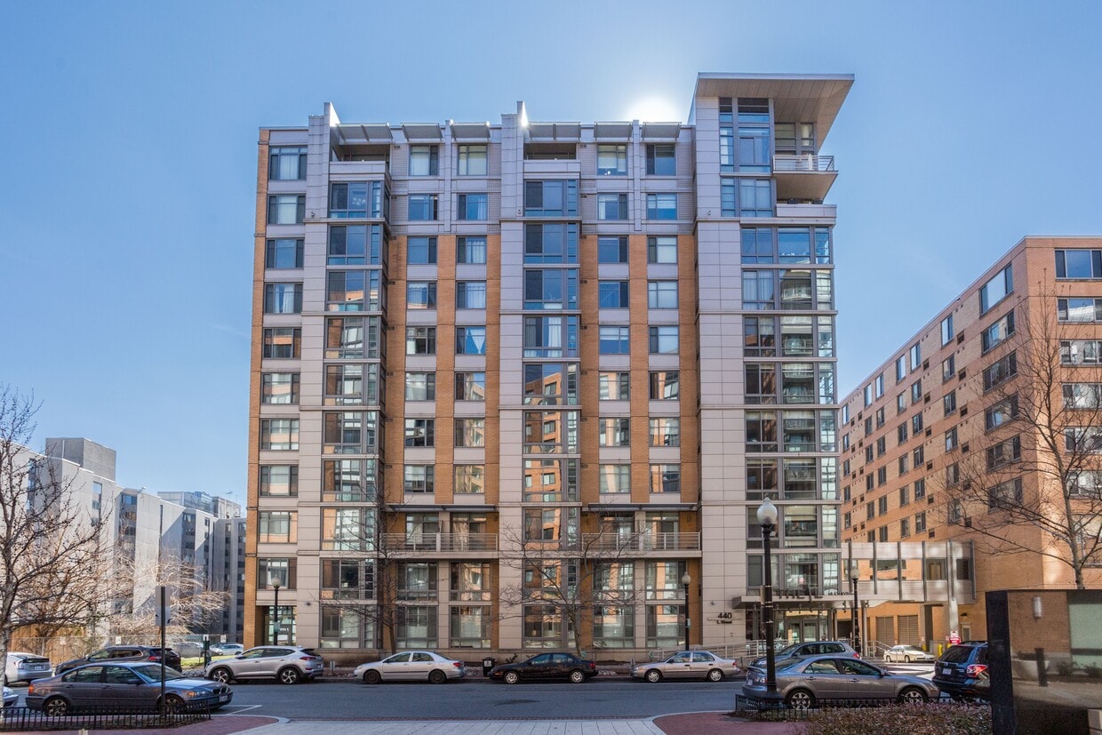 Primary Photo - 440 L St NW