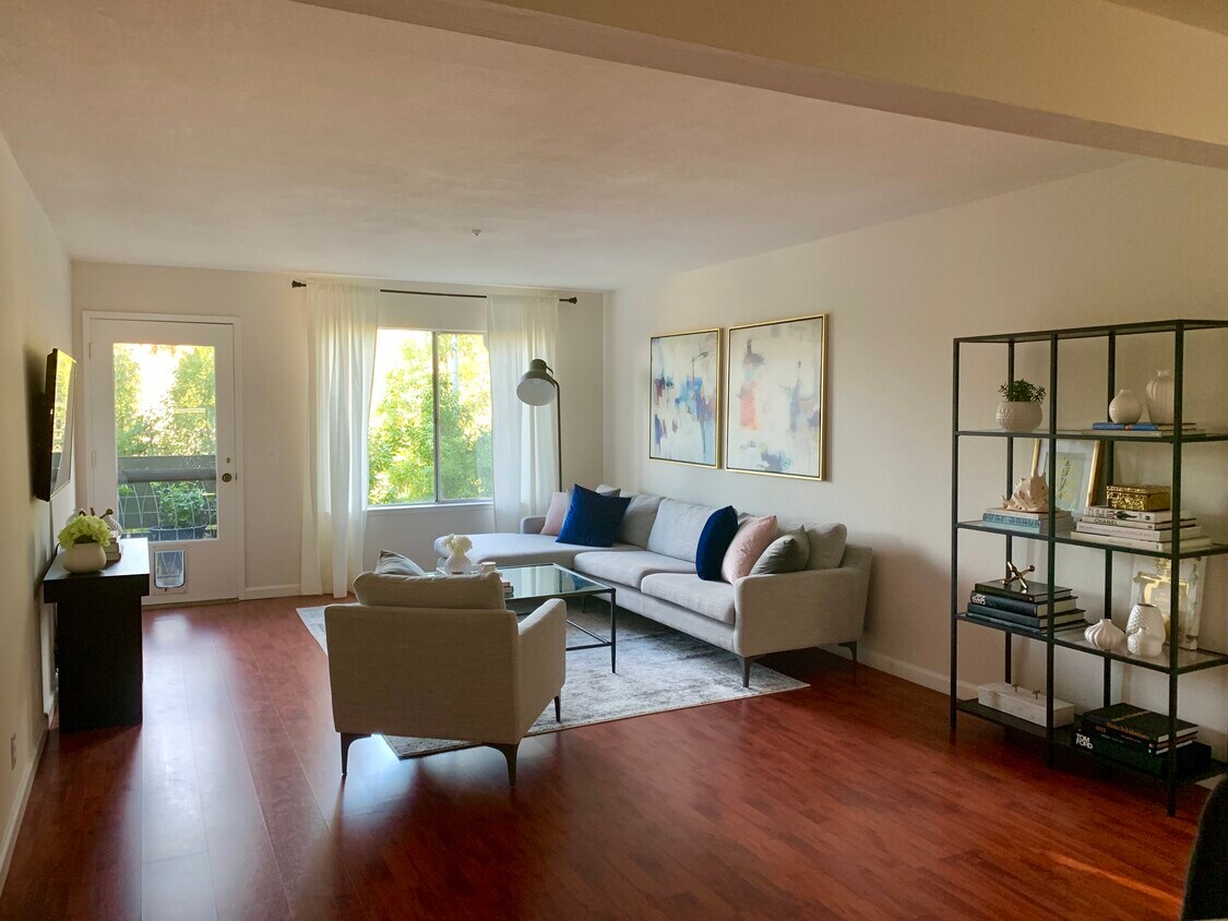 Foto principal - 4000 Farm Hill Blvd