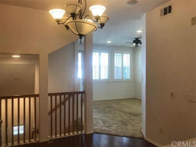 Foto del edificio - 720 S San Fernando Blvd